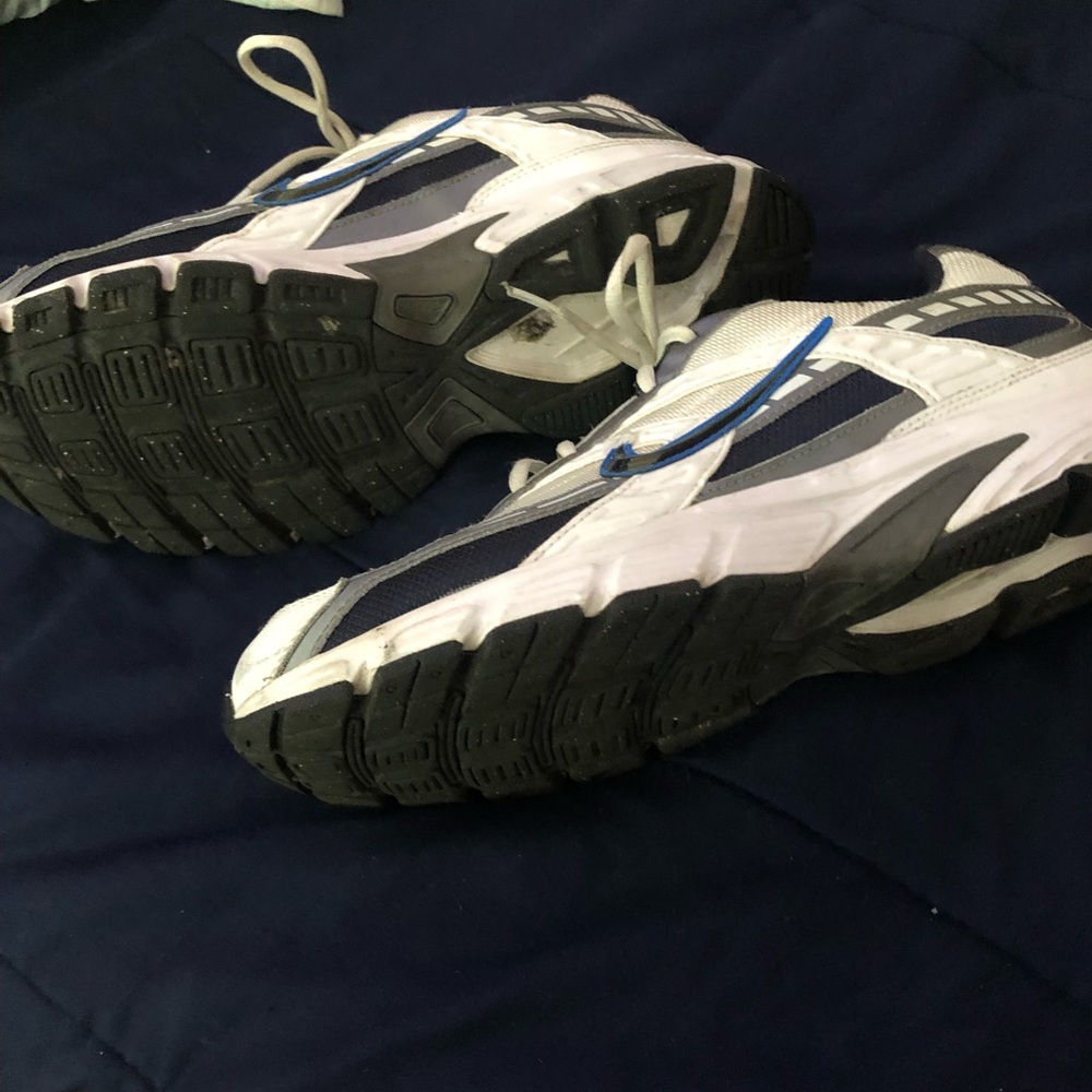 Nice Nike Initiators - Picture 2 of 5